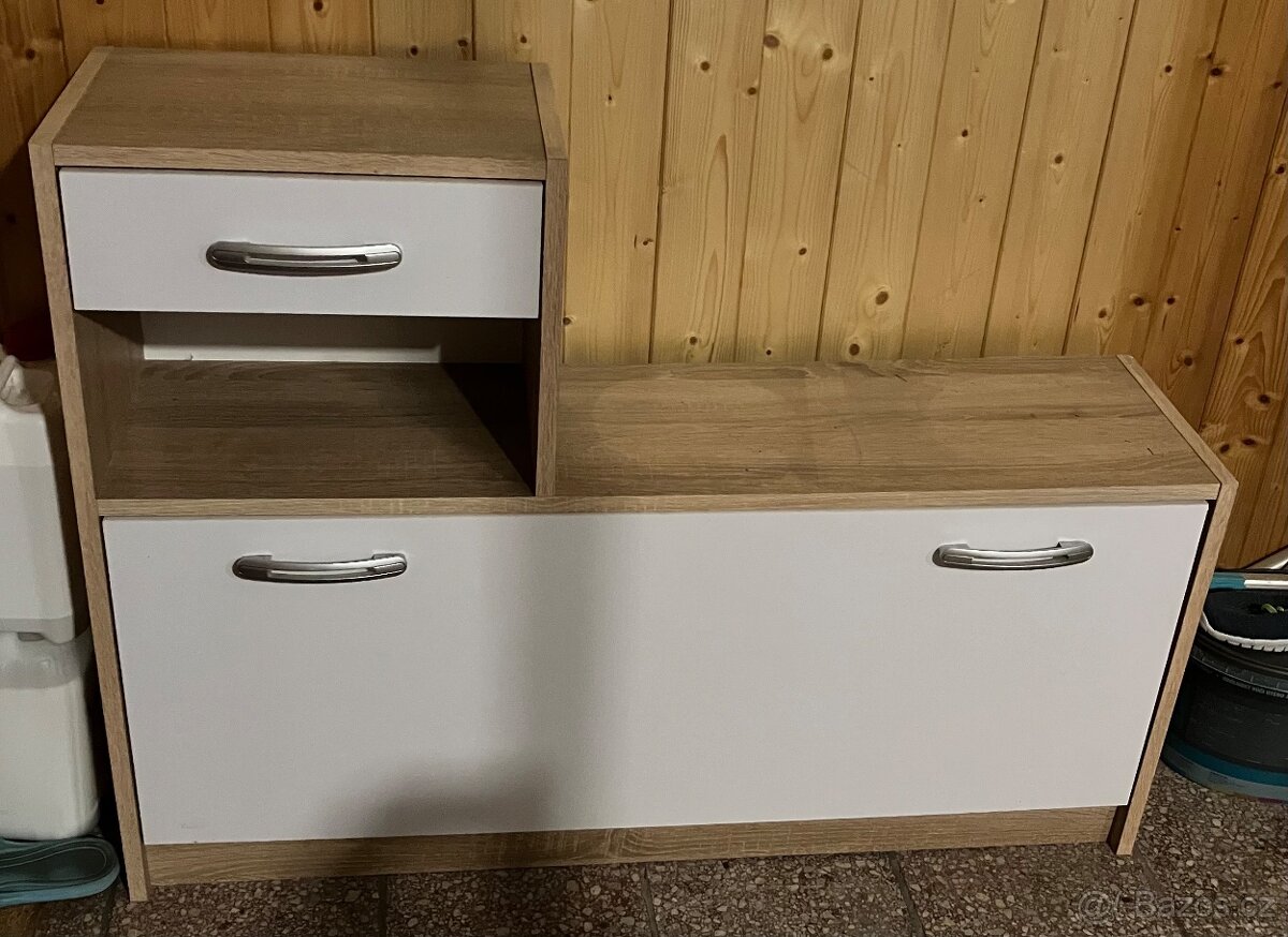 Botník s věšákem - 2