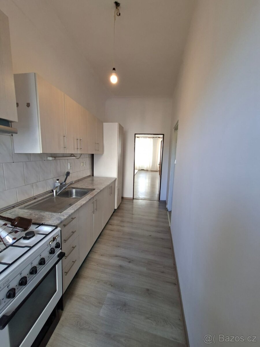 Pronájem pěkného bytu 1+1(velký jako 2+1) v Turnově - 2