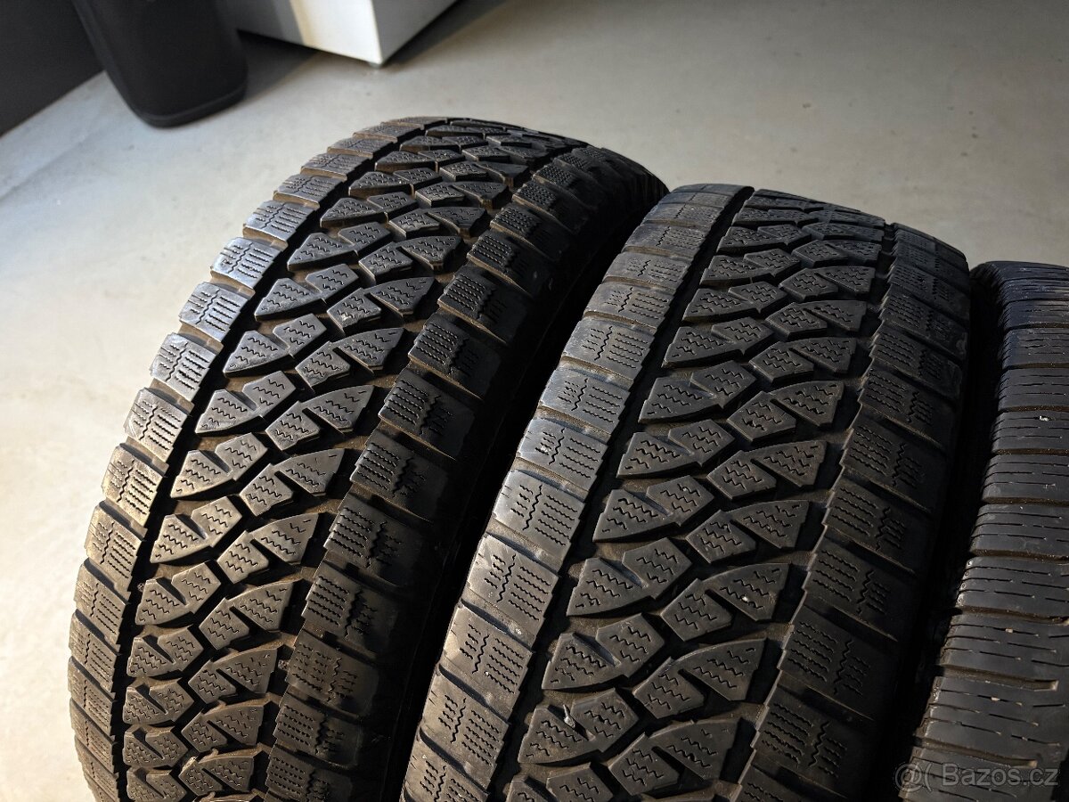 Zimní pneu Bridgestone + Continental 235/65R16C - 2