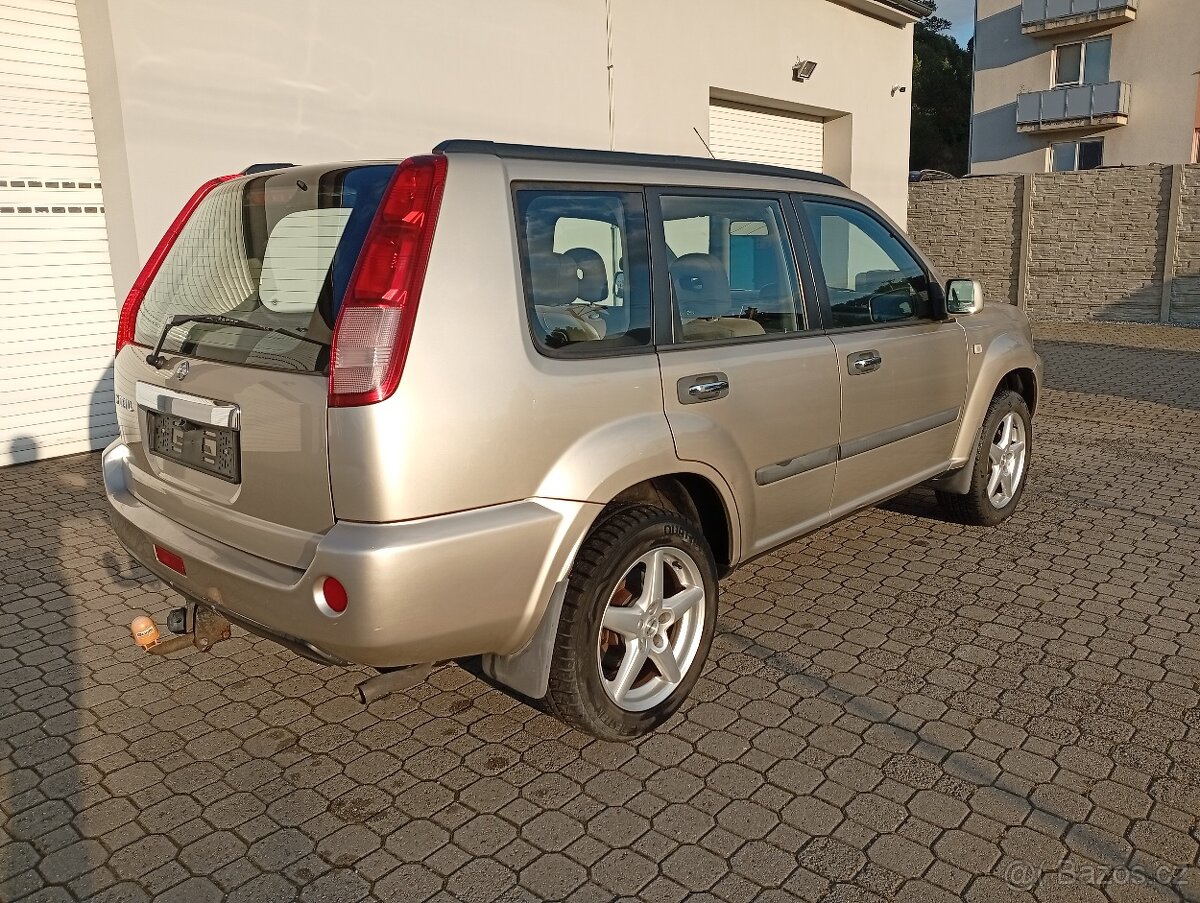 Nissan X-TRAIL 2,5 benzin - 2
