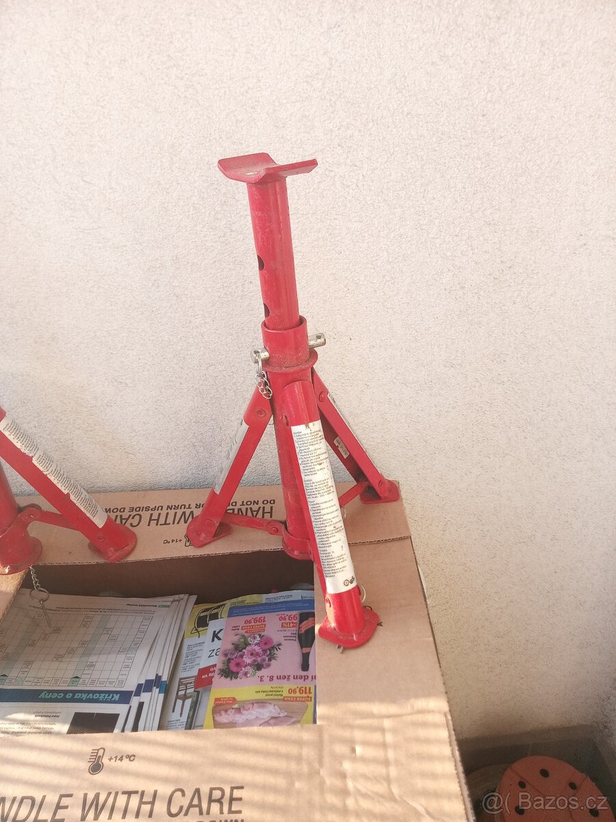 Podpěry pod auto - 2