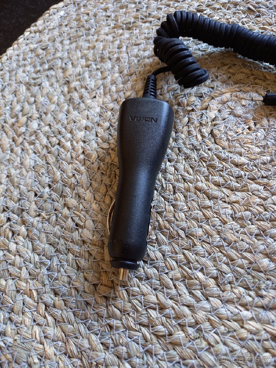 Nabijecka mobilního telefonu - 2