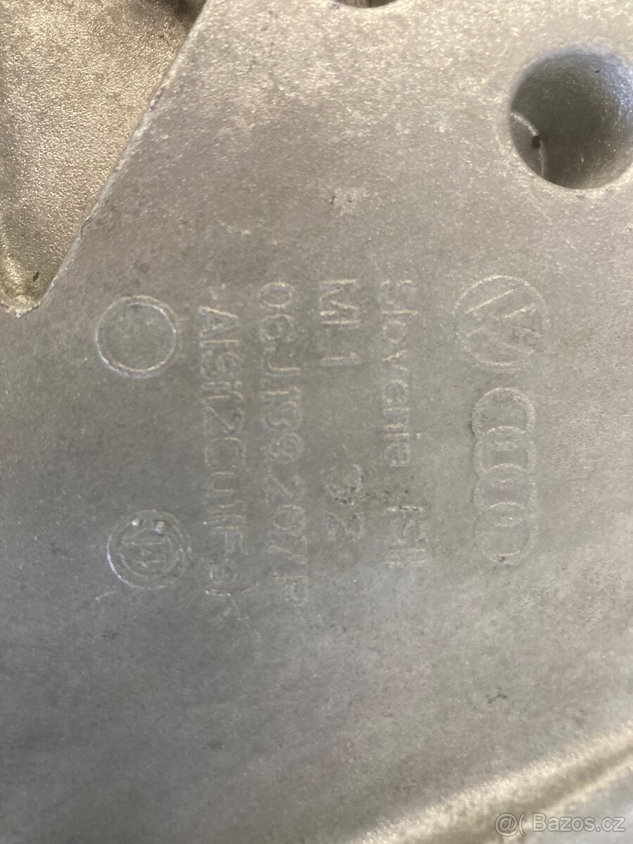 Držák motoru 06J199207P - 2