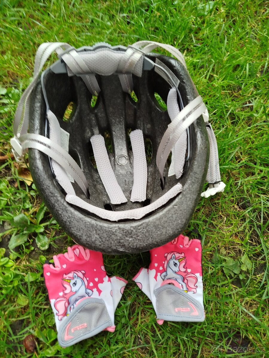 Přilba a rukavice - 2