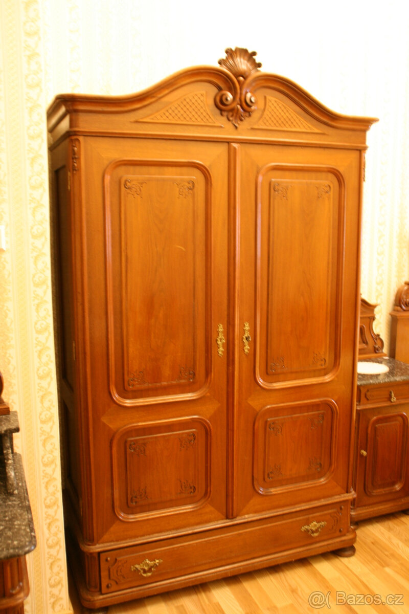 STAROŽITNÁ LOŽNICE - 2