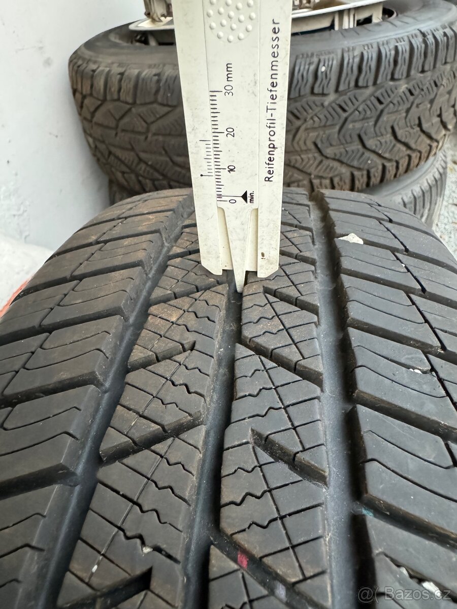 TOYOTA COROLLA r. 2004 - 2