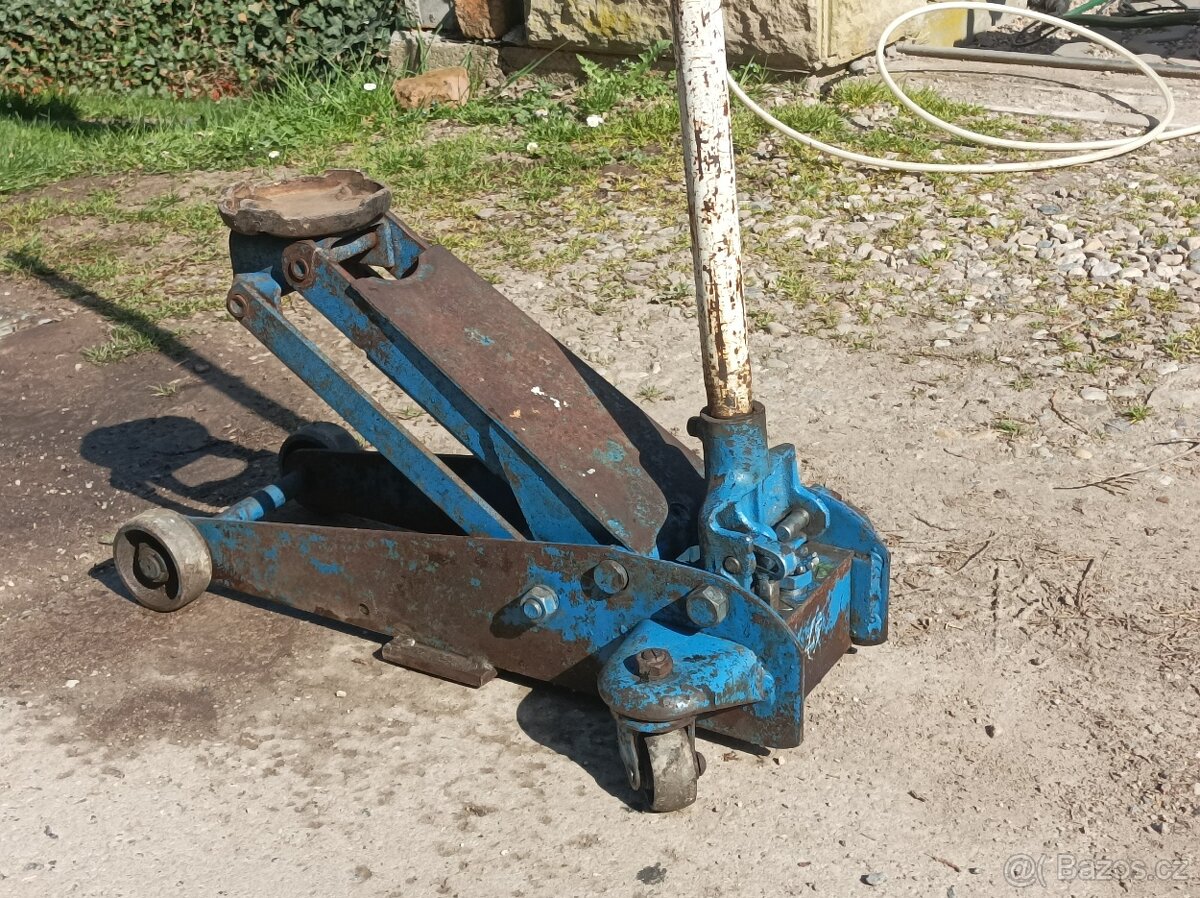 Hydraulický zvedák - 2