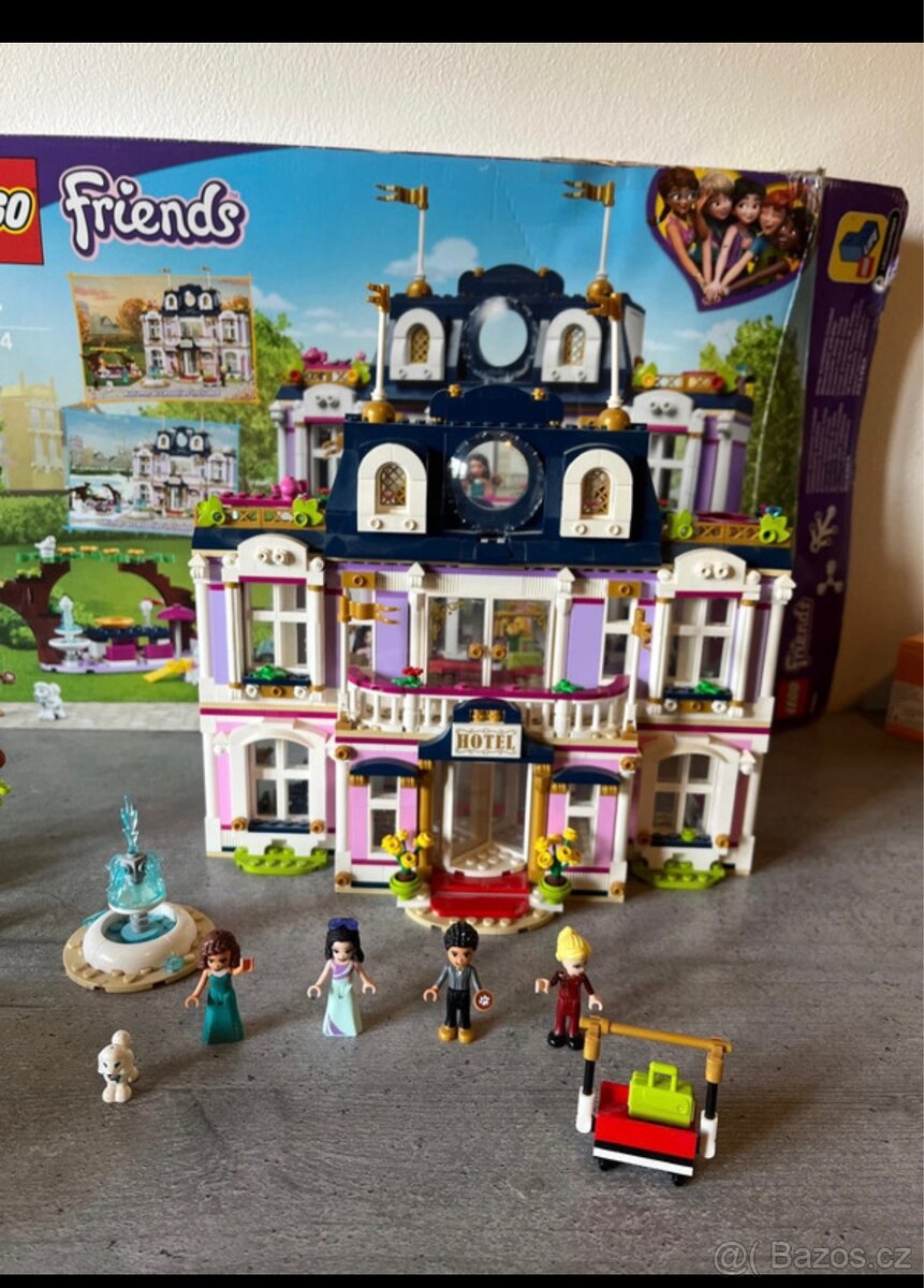 LEGO friends 41684 hotel - 2