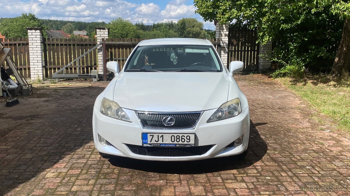 Lexus IS 220D rok 2011 - 2