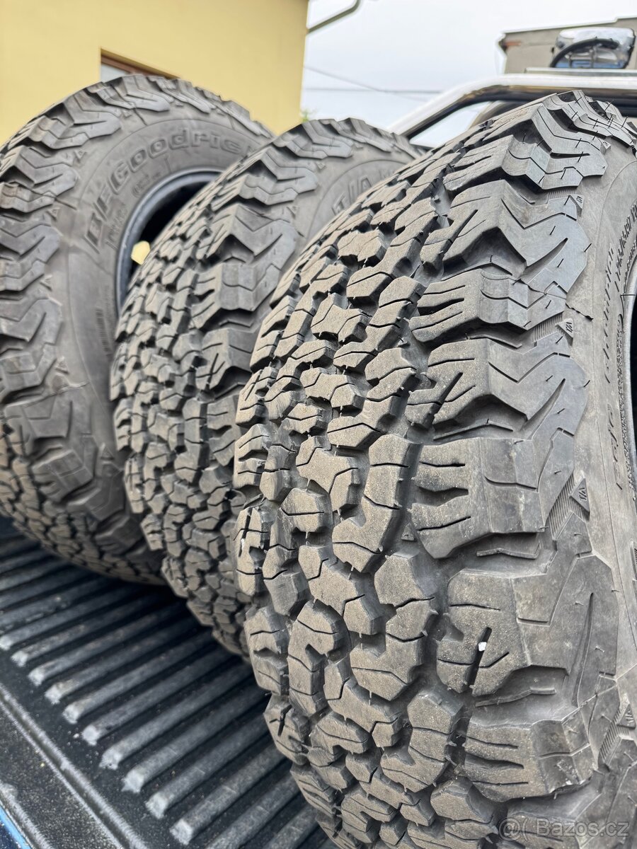 Hilux kola Ballistic