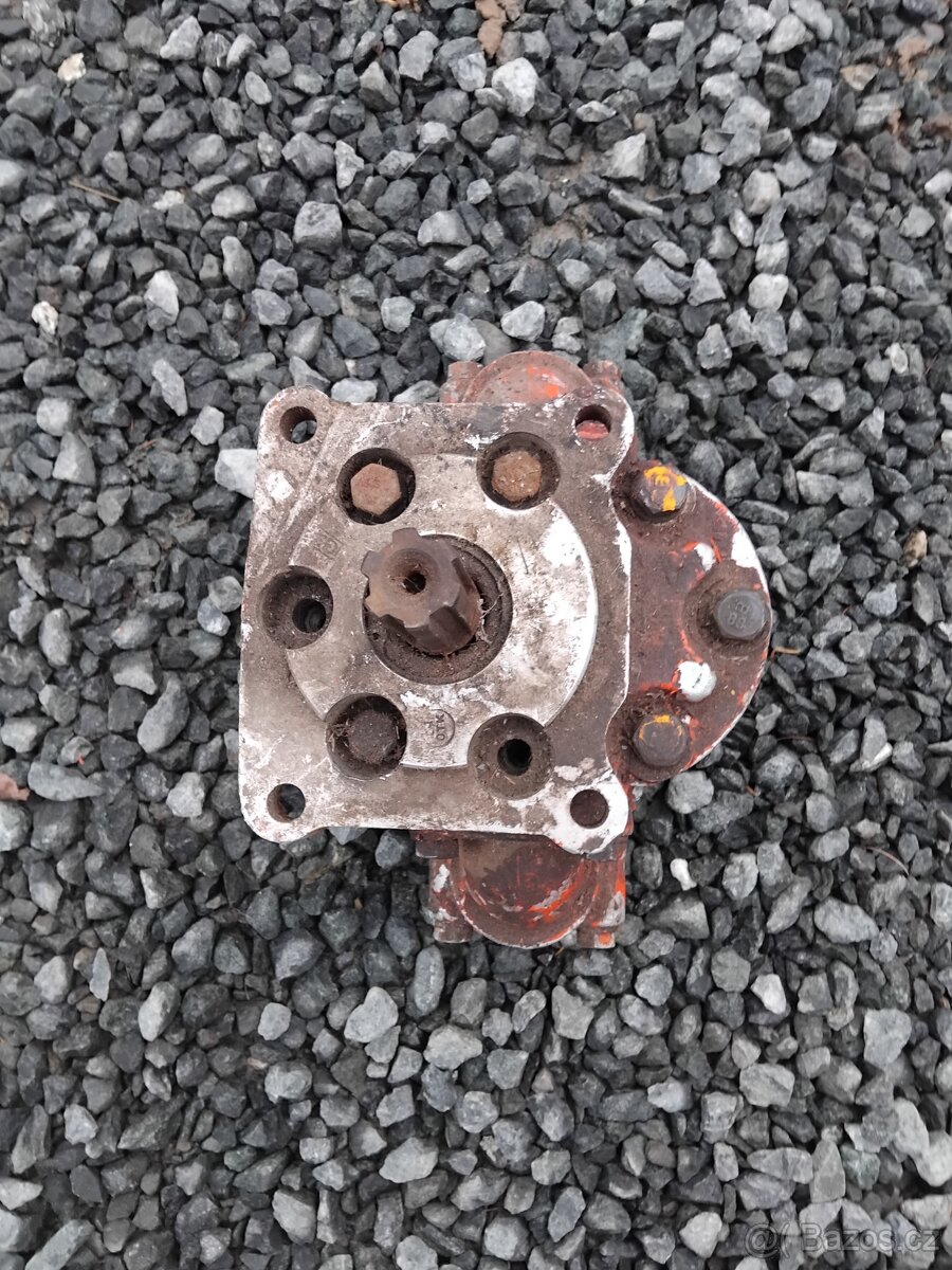 Prodám funkční hydraulické čerpadlo traktor bagr Bělorus - 2