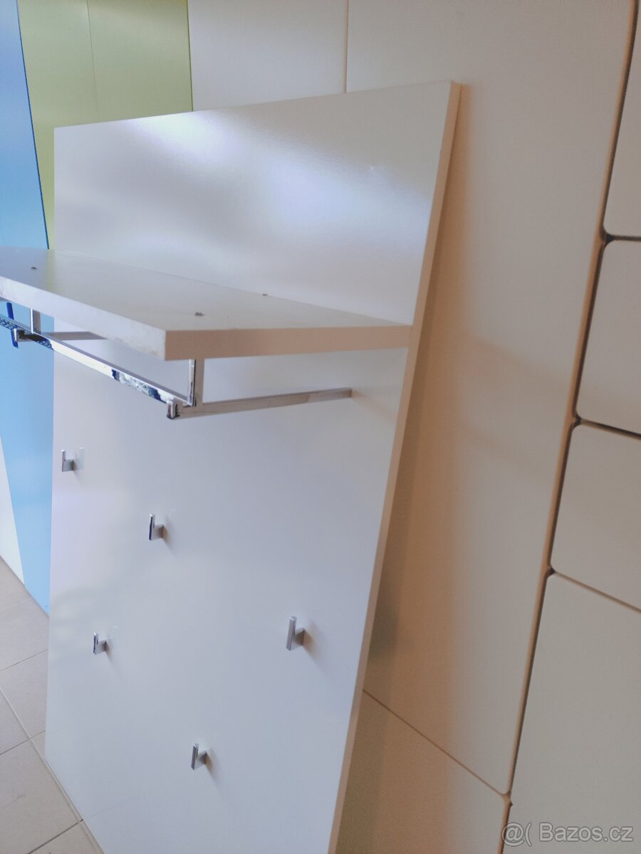 Věšáková předsíňová stěna - 2