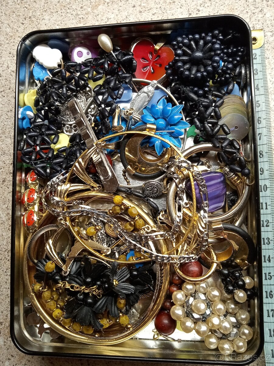 Konvolut retro bižuterie - 2
