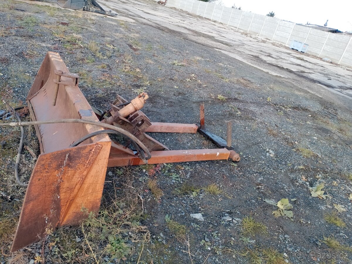 Přední lžíce Zetor - 2