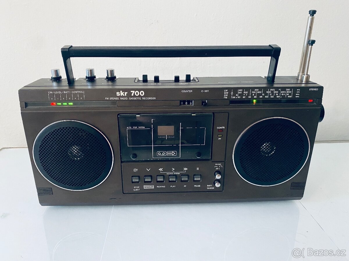 Radiomagnetofon RFT SKR 700, rok 1987 - 2