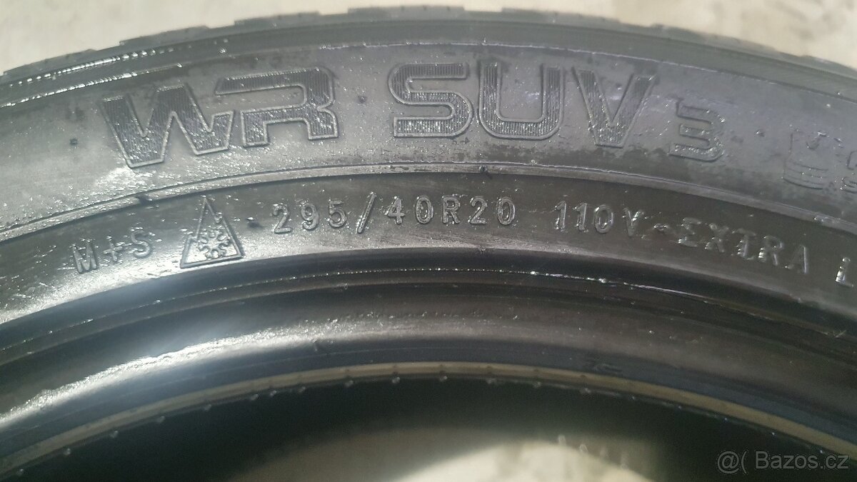 Pneu 295/40/20 - 2