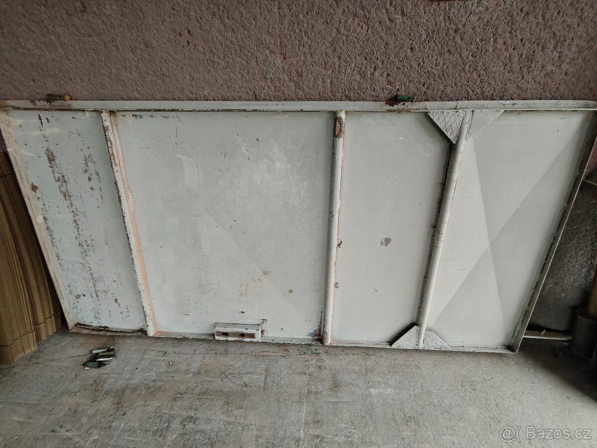 Prodam plechove vrata bez ramu - 2