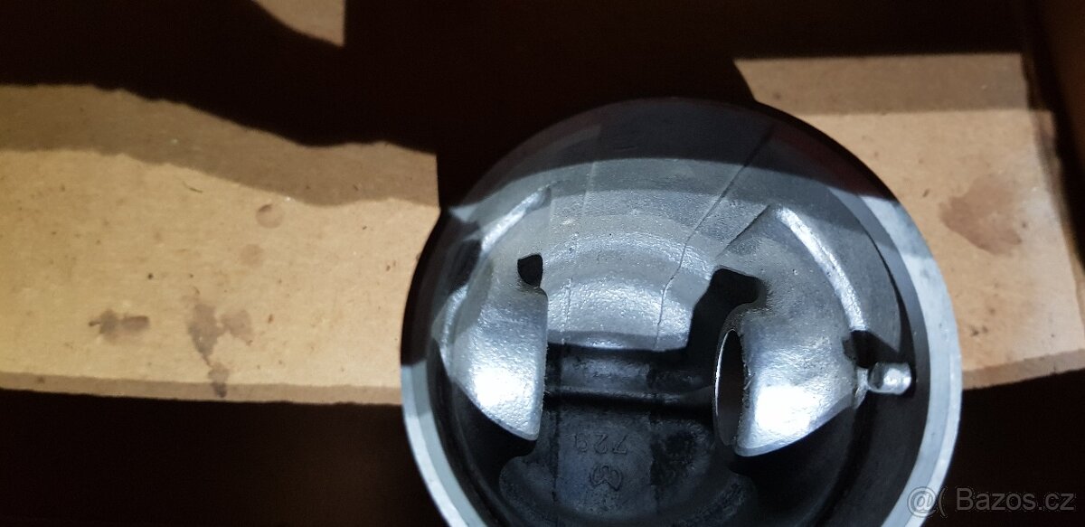 Píst motorobot PF62 - 2