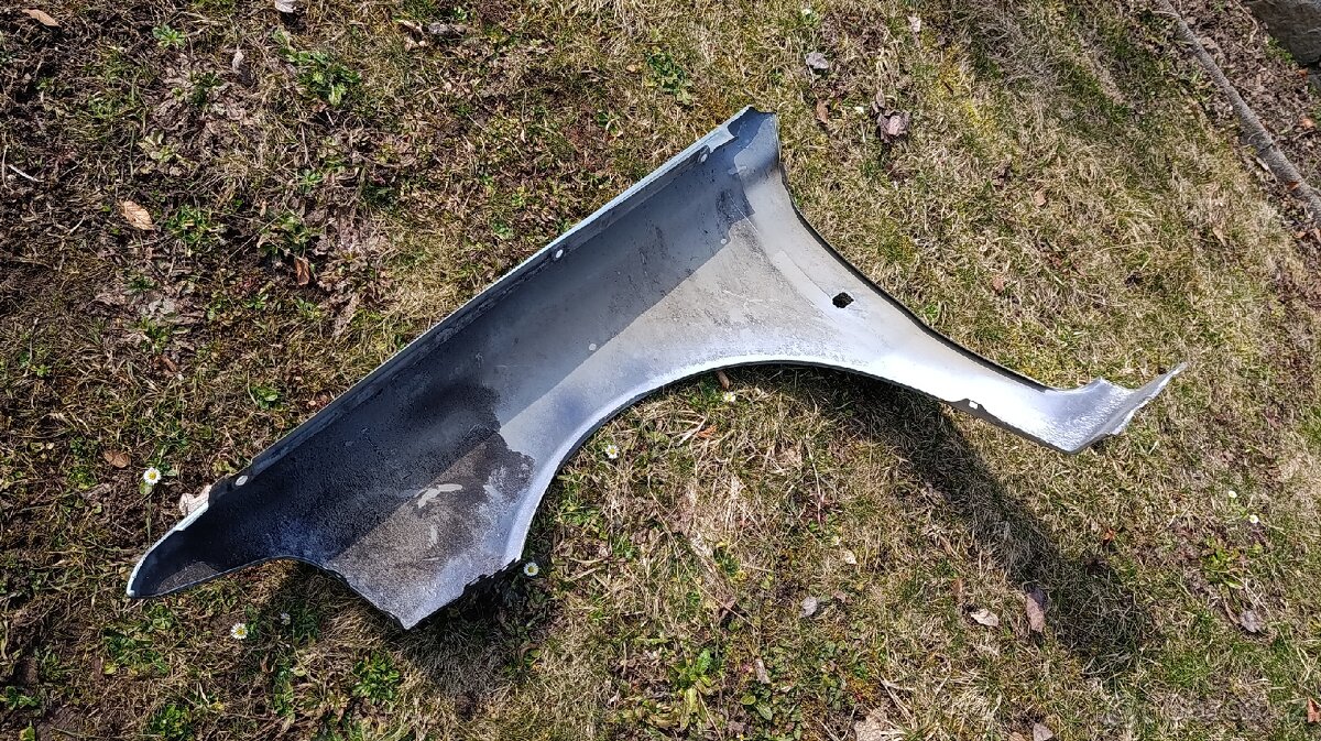 Volvo V40 S40 blatník rezerva - 2