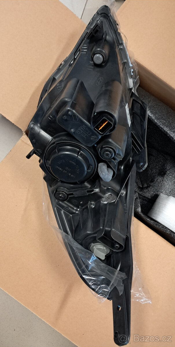 Pravý světlomet - 2