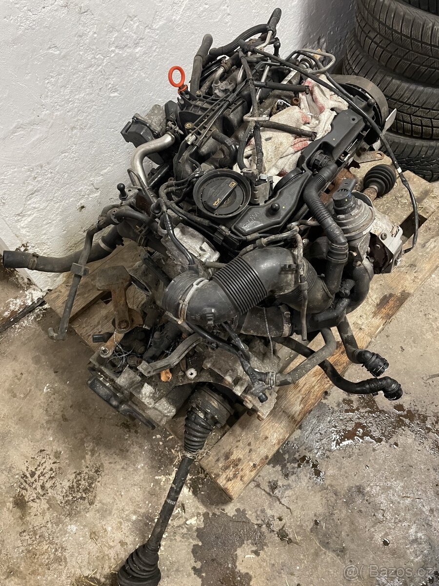 Prodám motor na díly 1.6 tdi cayb - 2