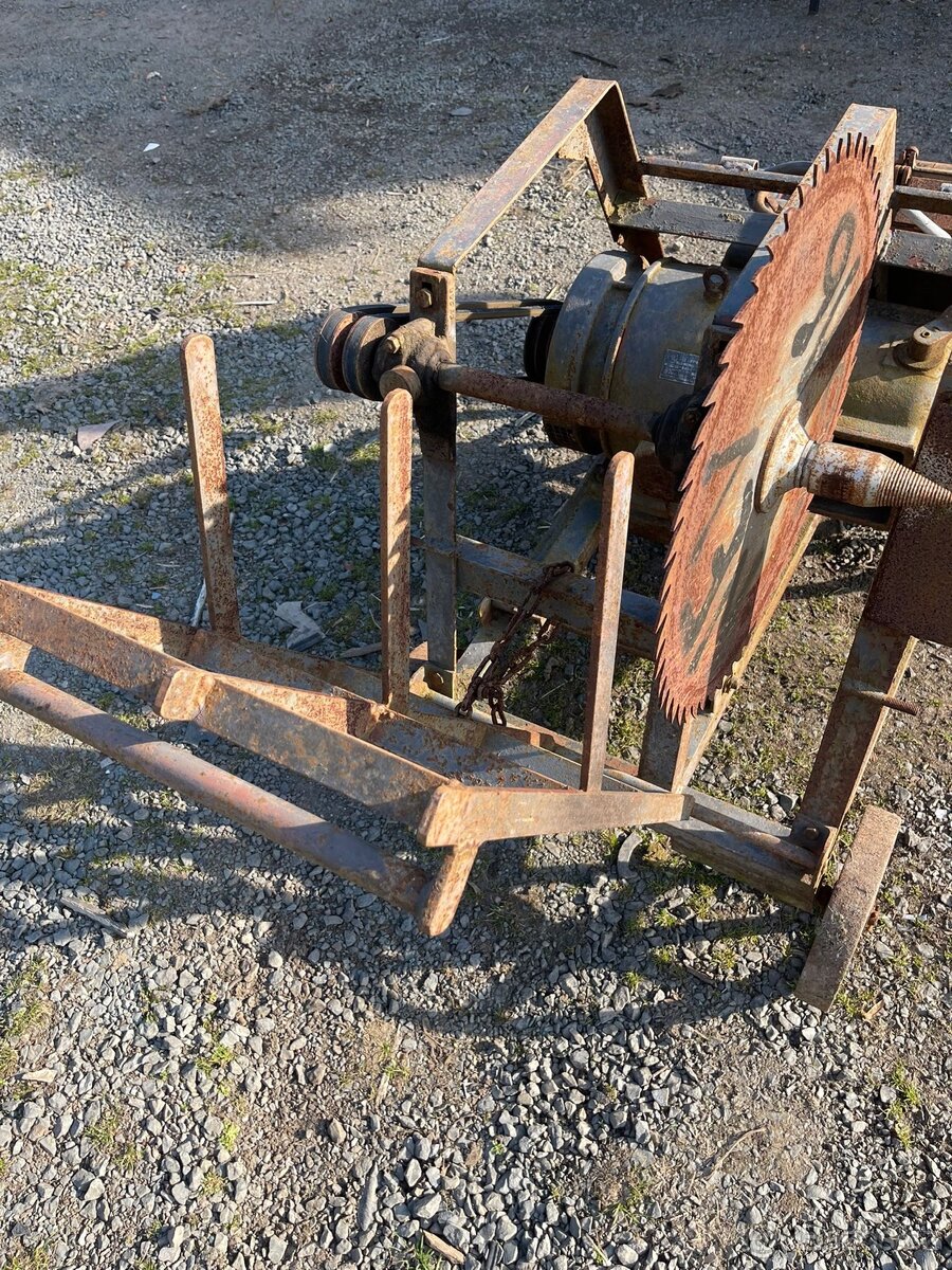 Cirkulárka s kolébkou a štípacím hrotem - 2