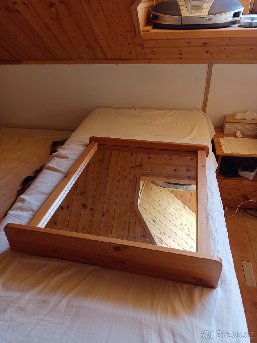 Zrcadlo s policí - 2