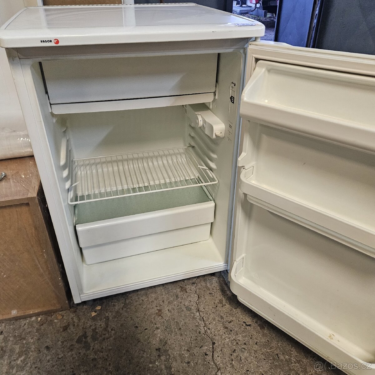 Prodám malou lednici s mrazákem - 2