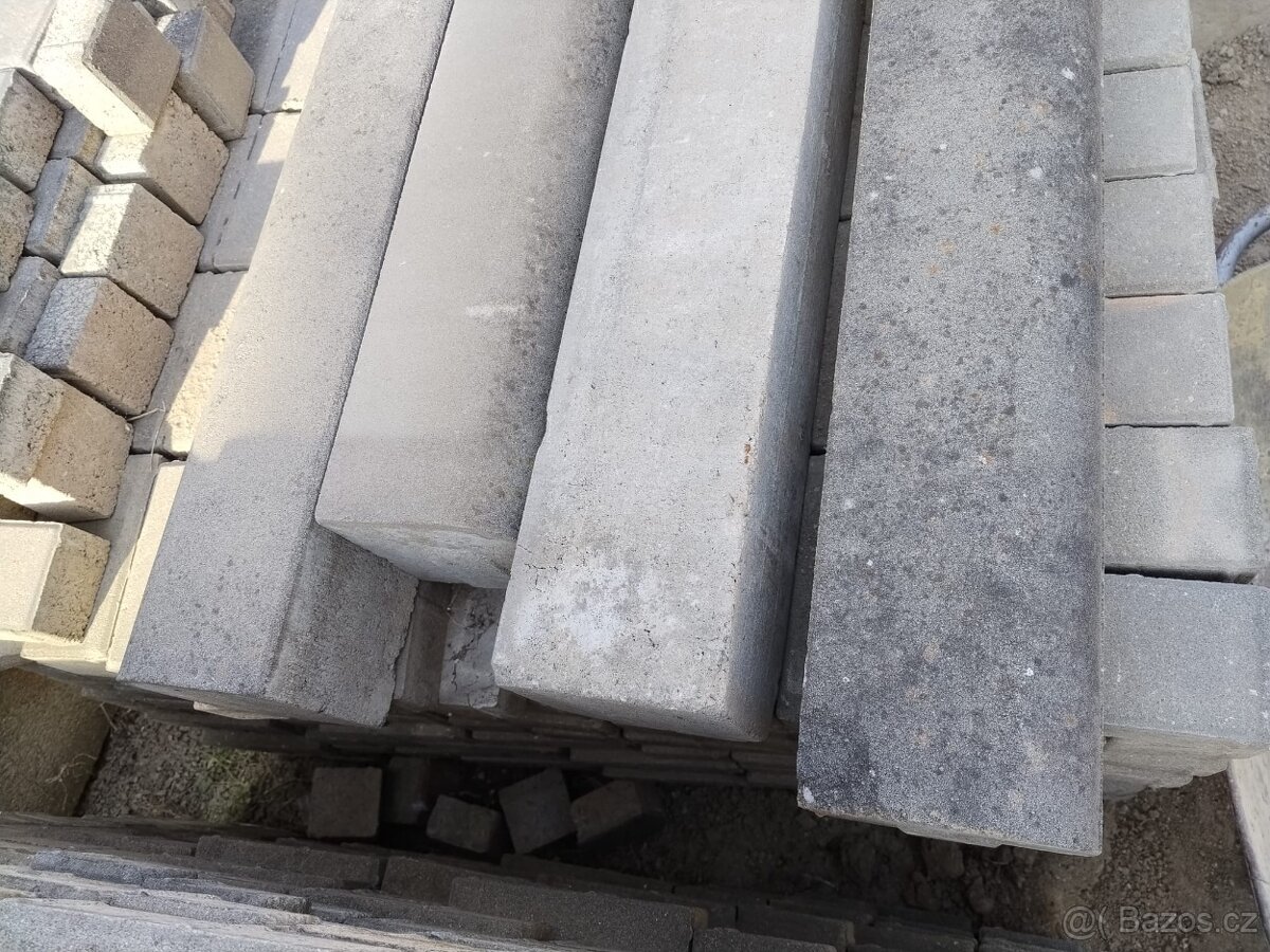 Betonový silniční obrubník - 2