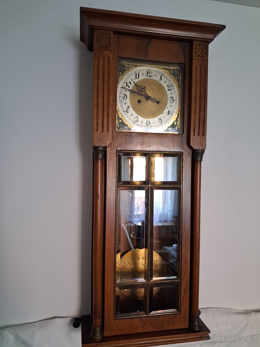 Hodiny z roku 1900 - 2