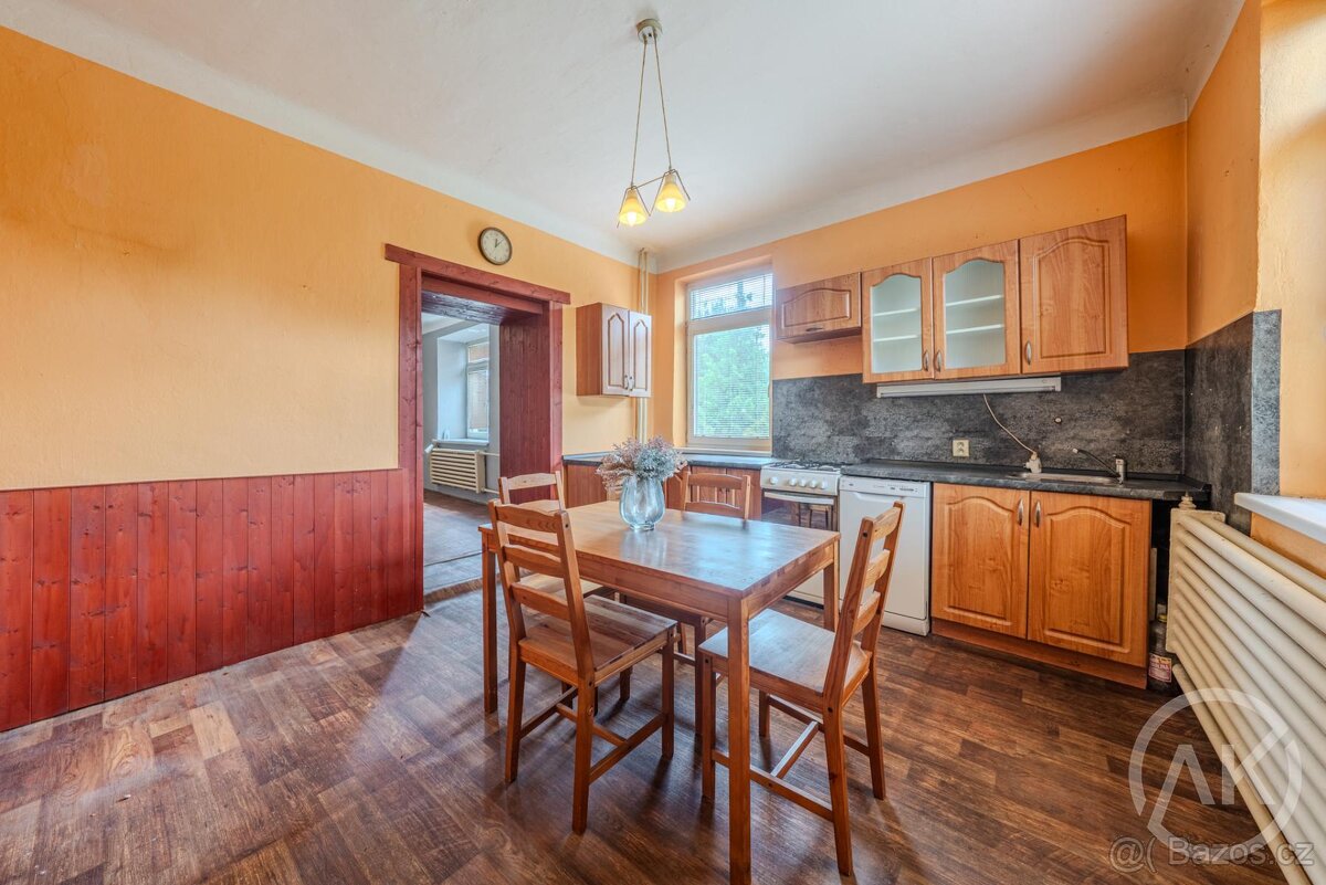 Prodej staršího domu s velkým pozemkem, Sedlnice - 2