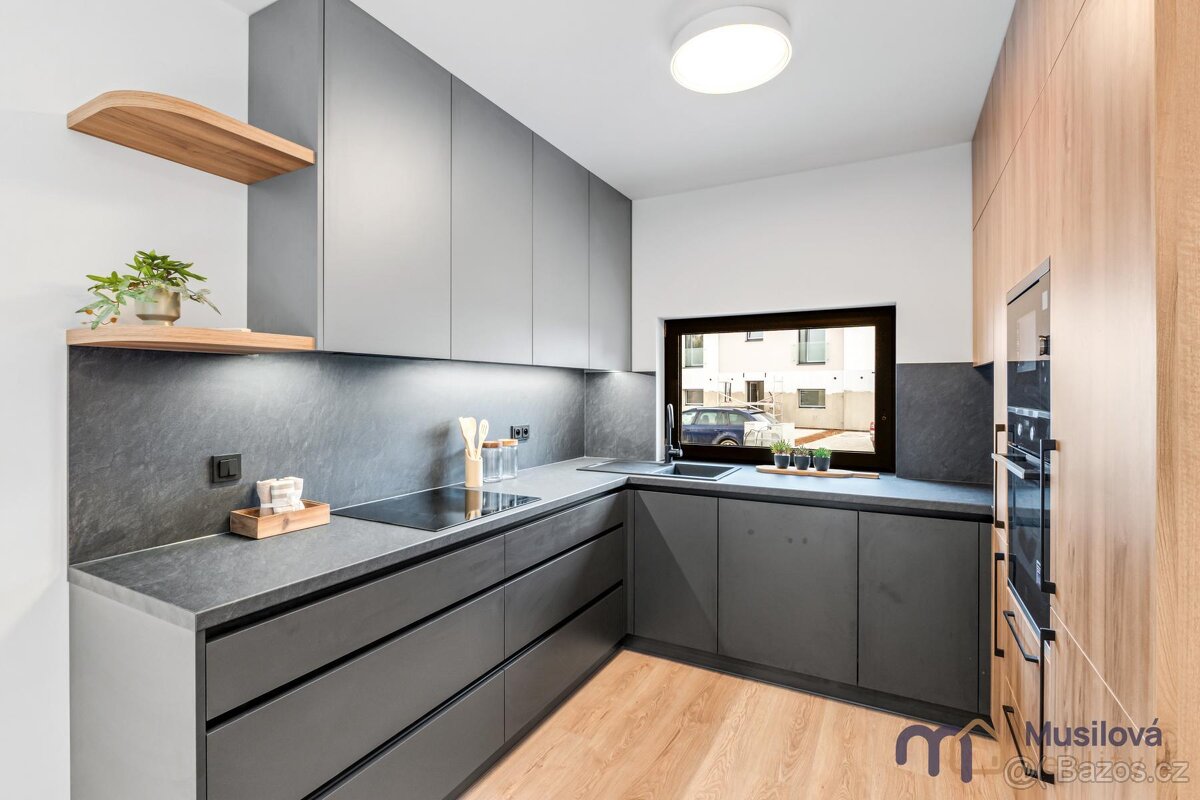 Pronájem rodinného domu 92 m2, pozemek 300 m2 - 2