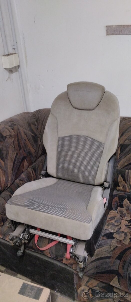 Sedačka Peugeot 807 - 2
