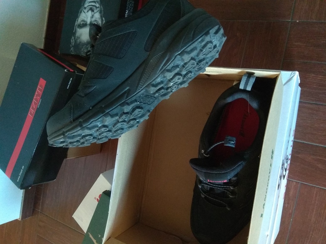 Nabízím málo použité boty, vel 42: společenské a tenisky - 2