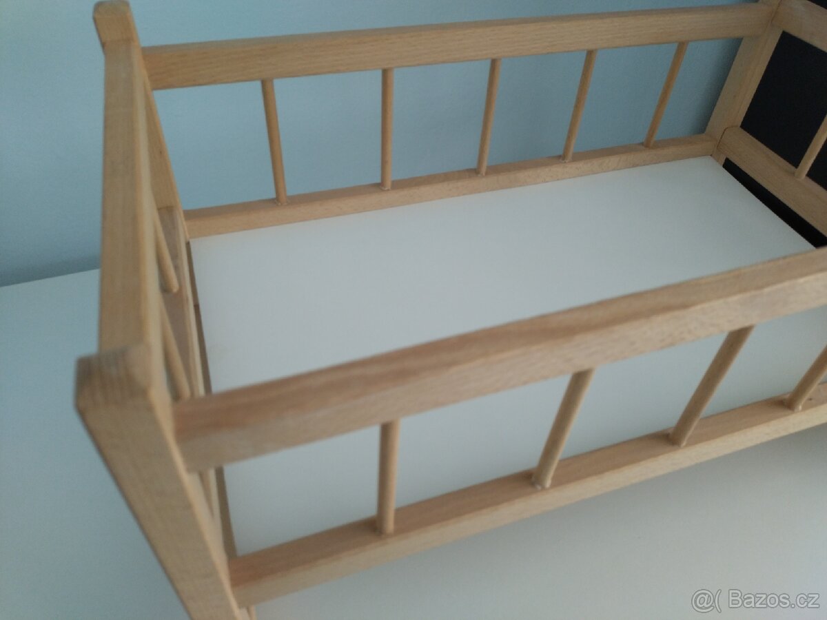 Dřevěná postýlka houpací - 2