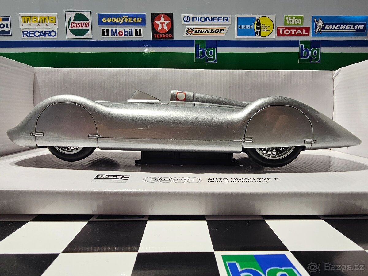 Revell Auto Union Typ C 1:18, světový rekord - 2