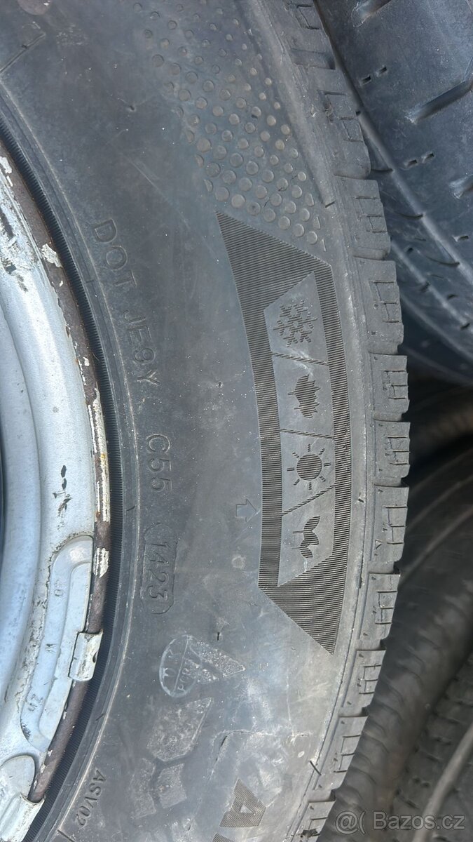 Ford Custom 215/65R16C Celoroční - 2