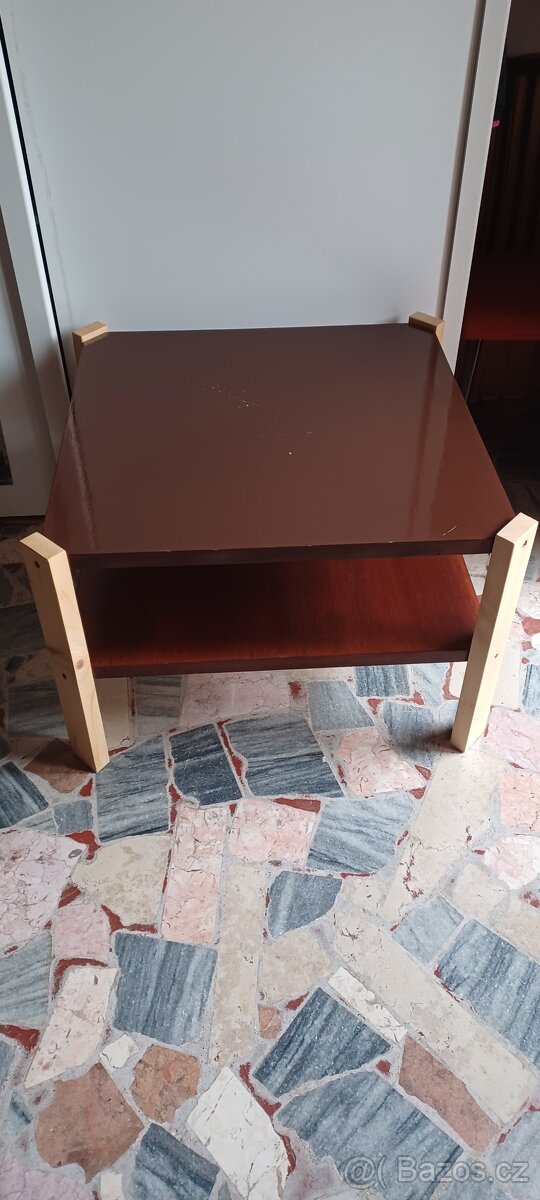 Konferenční stolek starší - 2