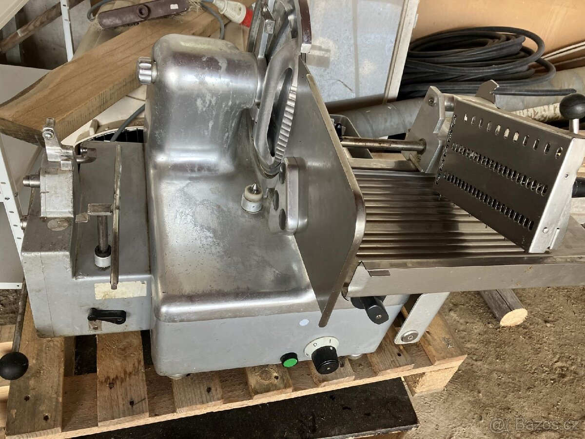 Nářezák automatický - 2