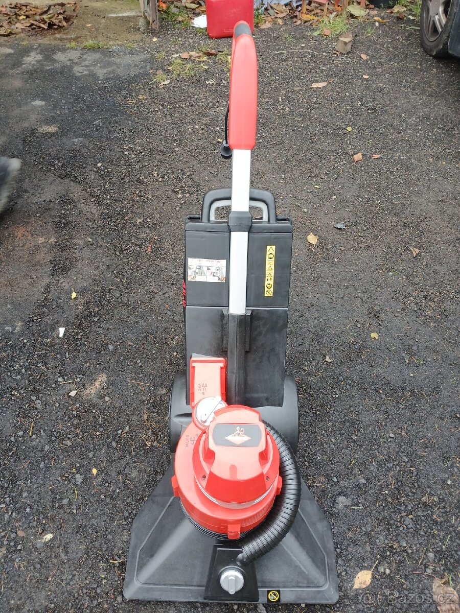 Vysavač na listí - 2