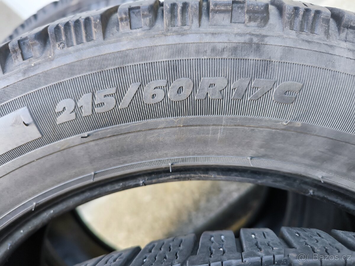 Prodám zimní pneumatiky rozměr 215/60/17C - 2