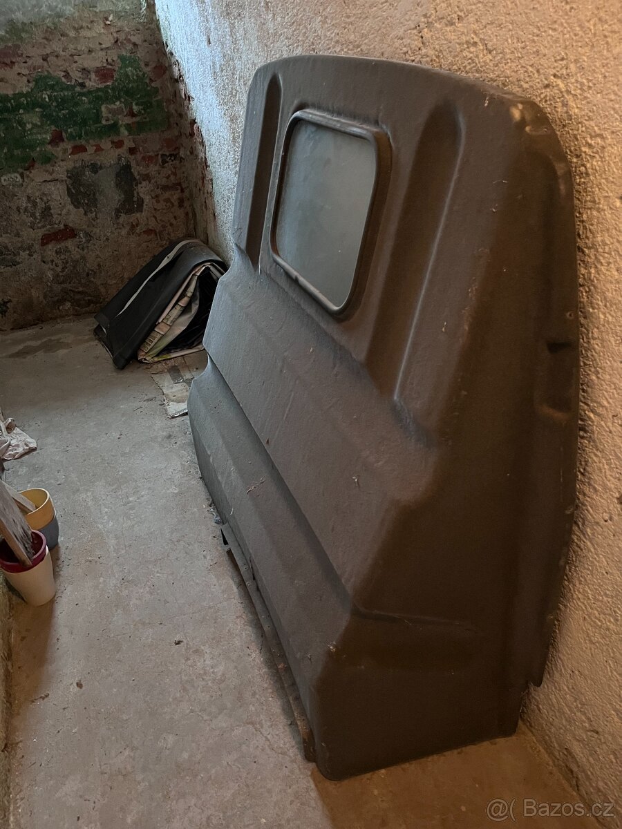 Přepážka na dodávku s oknem - 2