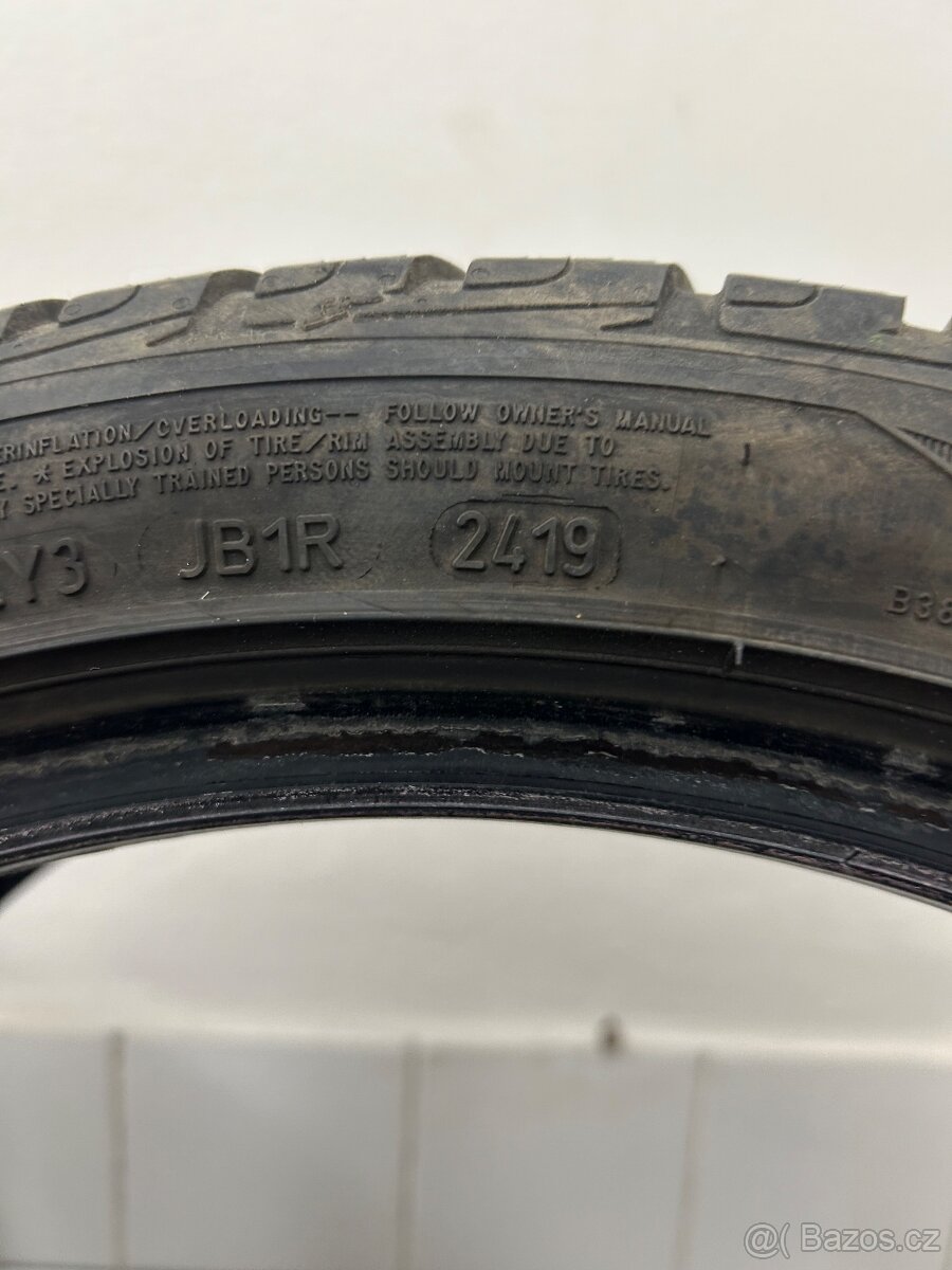 Zimní pneu Goodyear 205/45 R18 - 2
