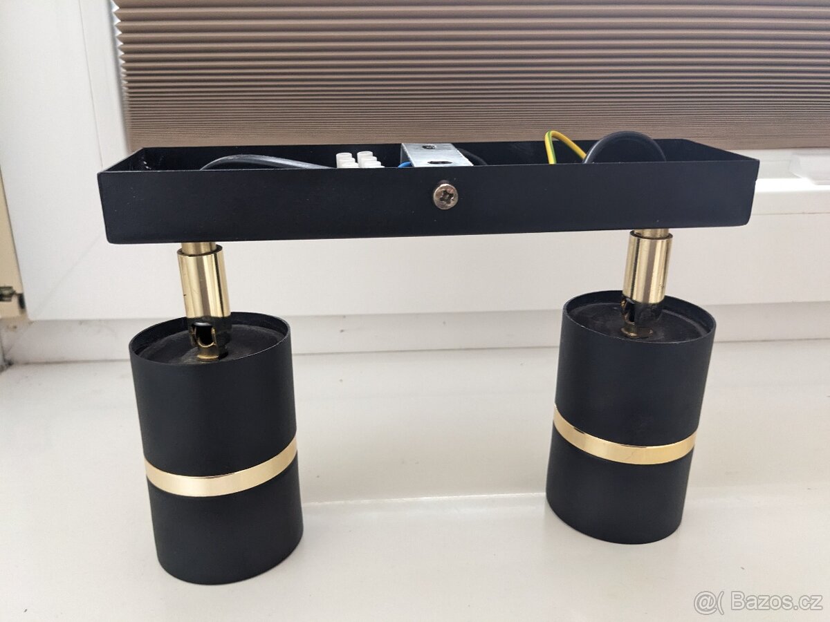 Bodové světlo se dvěma rameny. - 2