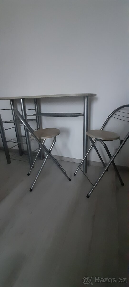 Barový stůl + 2 židle - 2