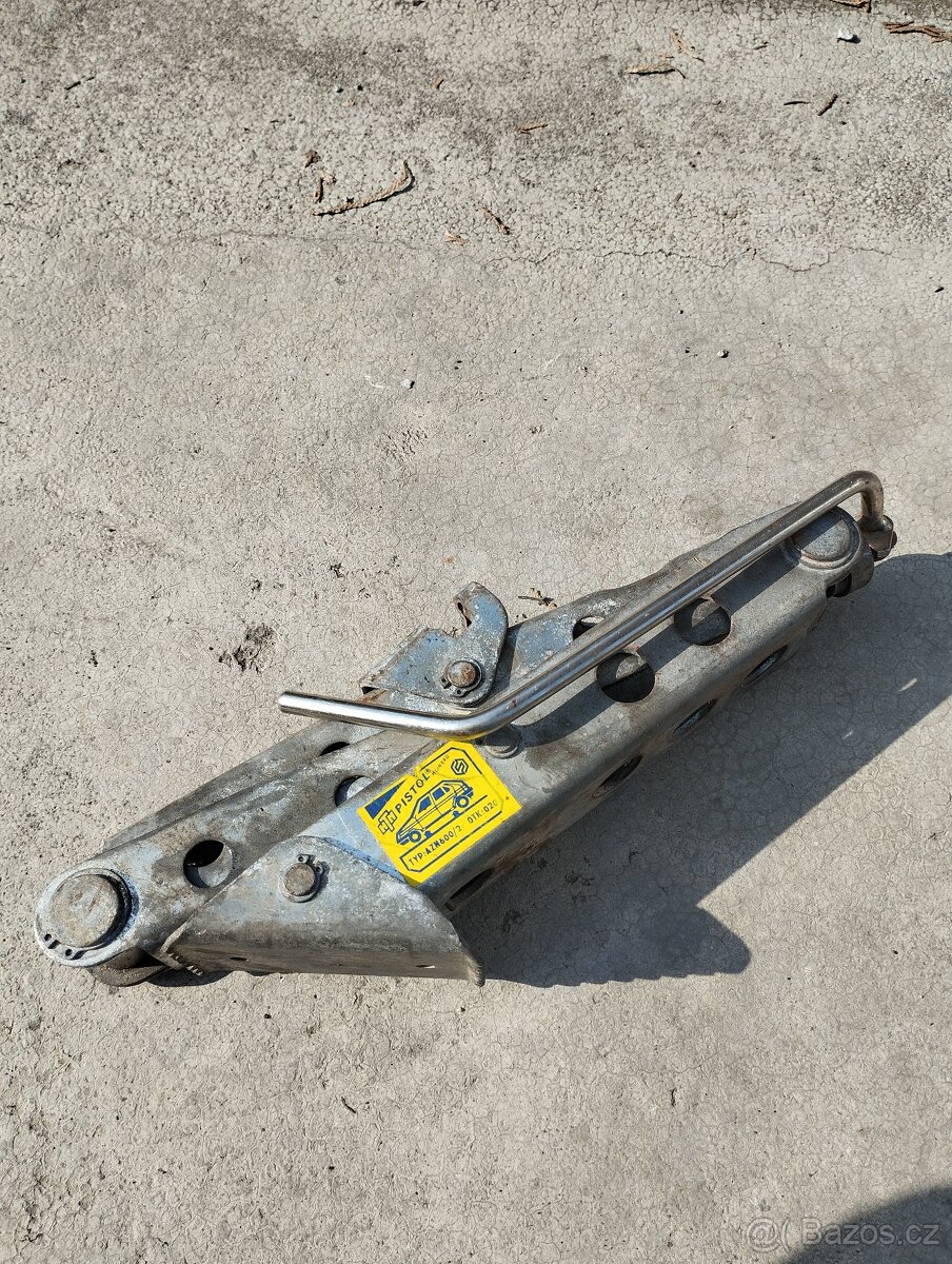 Hever zvedák Škoda Favorit - 2