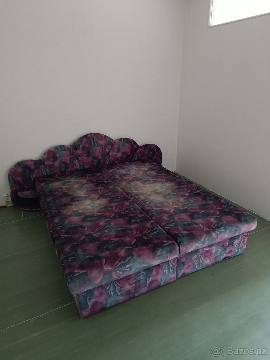 postel letiště s úložným prostorem - 2