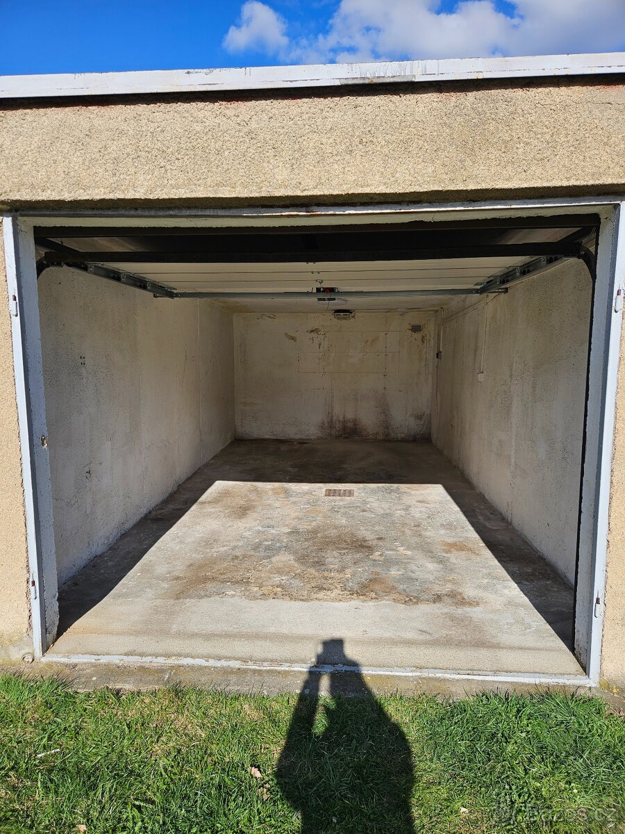 Pronájem garáže 21 m2 - 2