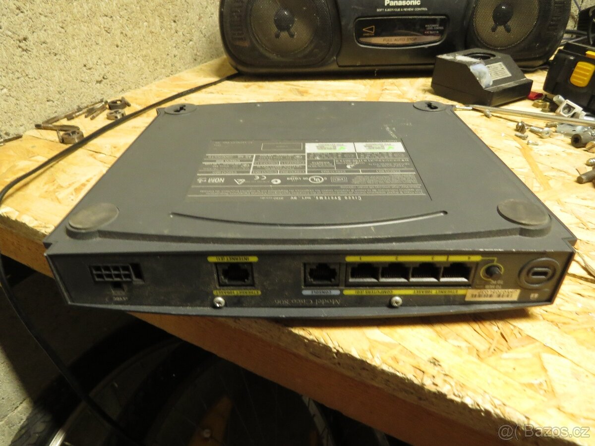 Cisco router 806 - 2