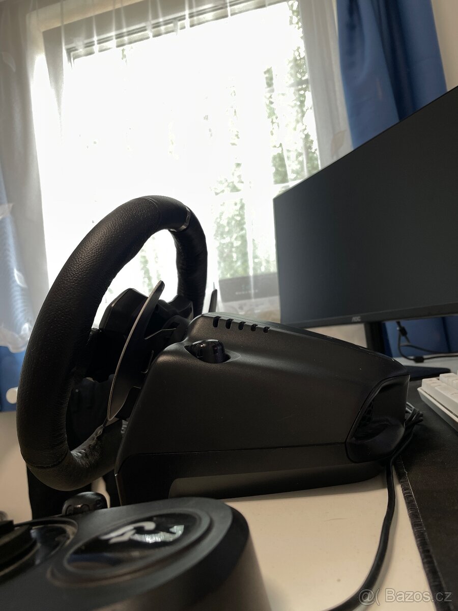 Logitech g920 s řadící pákou - 2